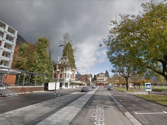 Un homme a été retrouvé sans vie lundi matin dans un appartement à Interlaken (BE). La police privilégie la piste de l'homicide. © Google Street View