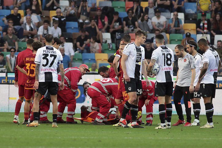 Le match Udinese-AS Rome se terminera le 25 avril © KEYSTONE/AP/Andrea Bressanutti