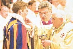 Sept ans au service de Benoît XVI à la Garde suisse pontificale