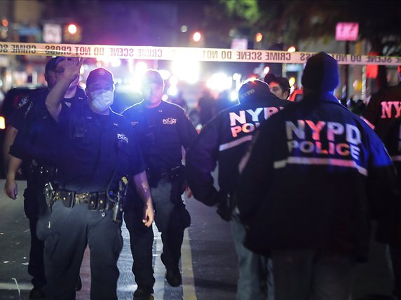 Durant le week-end férié du 4 juillet, la police new yorkaise a enregistré 45 fusillades et 11 morts sur trois jours, selon la police, contre 16 fusillades sur cette période en 2019 (archives). © KEYSTONE/AP/Frank Franklin II