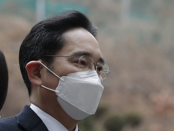 Lee Jae-yong, qui faisait l'objet d'un nouveau procès dans l'affaire à tiroirs qui avait entraîné la destitution en 2017 de l'ex-présidente Park Geun-hye, puis son incarcération, a été reconnu coupable de corruption et de détournements de fonds. © KEYSTONE/AP/Lee Jin-man