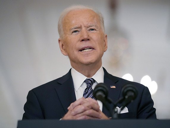 Joe Biden a annoncé le déploiement de 4000 soldats supplémentaires pour participer à la campagne de vaccination. © KEYSTONE/AP/Andrew Harnik