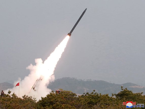 Le missile nord-coréen a été tiré en direction de la mer du Japon (archives). © KEYSTONE/AP KCNA via KNS
