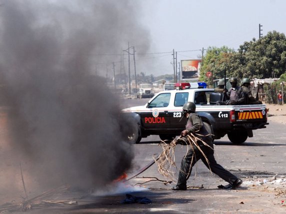 Les forces de sécurité mozambicaines ont lancé un contre-assaut pour arrêter les djihadistes (archives). © KEYSTONE/EPA/ANTONIO SILVA