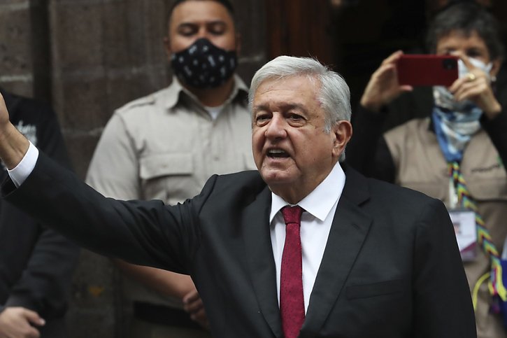 "Vive la démocratie", s'est exclamé Andrés Manuel López Obrador, après avoir déposé son bulletin dans l'urne à quelques pas du palais présidentiel, dans le centre de Mexico. © KEYSTONE/AP/Marco Ugarte