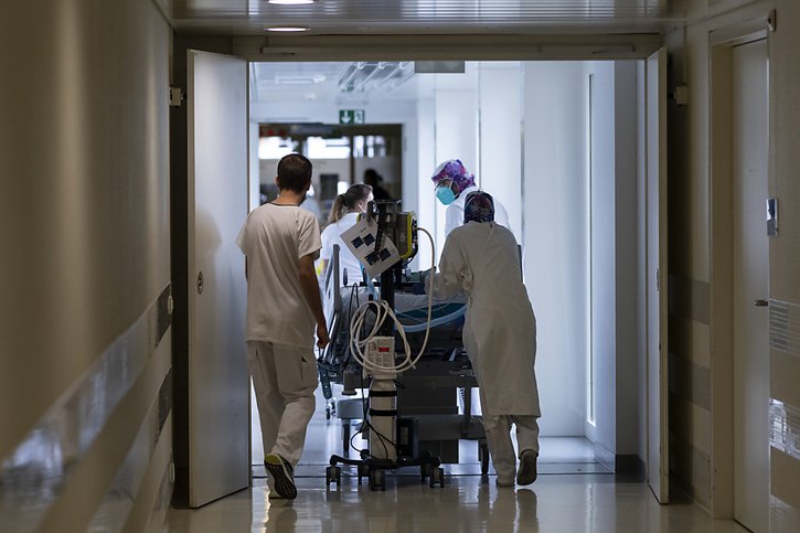 Plus de 29'000 personnes ont été hospitalisées en Suisse en raison du Covid-19 depuis février 2020 (image d'illustration). © KEYSTONE/ALESSANDRO DELLA VALLE