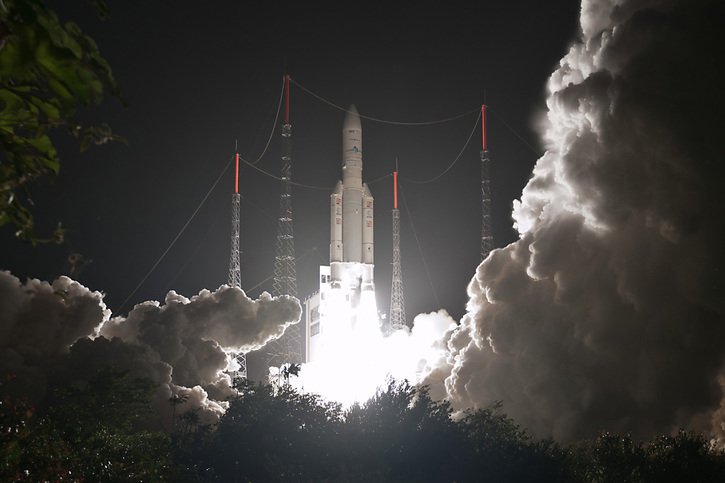 La fusée Ariane 5 a décollé à l'ouverture de sa fenêtre de tir à 18h00 (23h00 en Suisse) de Kourou, en Guyane française (archives). © KEYSTONE/AP ESA
