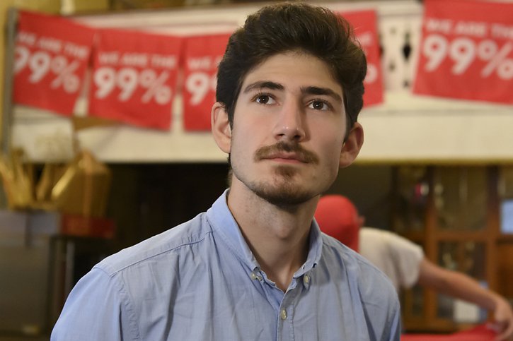 Le vice-président de la Jeunesse socialiste Thomas Bruchez estime que l'initiative 99% a permis de susciter le débat sur les revenus des "super riches". © KEYSTONE/ANTHONY ANEX