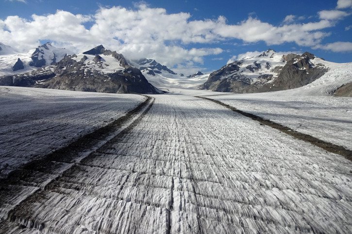 Bien que la perte de glace soit moindre par rapport aux dernières années - il s'agit de la plus faible depuis 2013 -, aucun ralentissement de la fonte n'est en vue pour les 22 glaciers observés. © Académie suisse des sciences naturelles