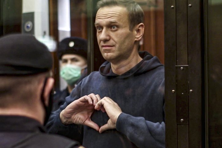 Principal opposant à Vladimir Poutine, Alexeï Navalny est incarcéré pour fraude dans une affaire largement considérée comme relevant de la répression politique (Archives). © KEYSTONE/AP Moscow City Court