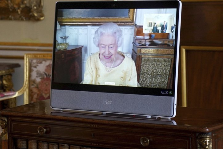 La reine Elizabeth II a donné mardi des audiences virtuelles à de nouveaux ambassadeurs au Royaume-Uni, dont le Suisse Markus Leitner. © KEYSTONE/AP/Victoria Jones