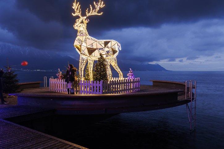 Une sculpture en forme de cerf ne doit pas manquer à Montreux. © KEYSTONE/CYRIL ZINGARO
