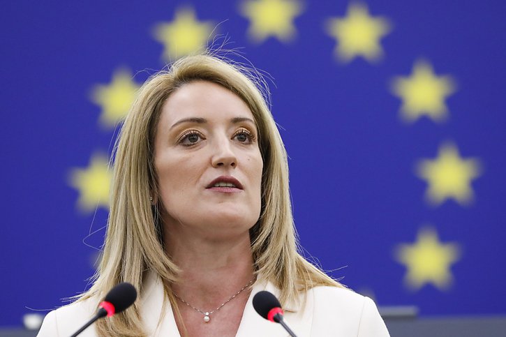 La conservatrice maltaise Roberta Metsola a été élue mardi présidente du Parlement européen, troisième femme seulement à accéder à cette fonction. © KEYSTONE/EPA/JULIEN WARNAND