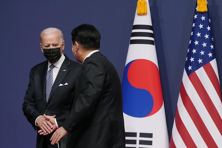 Les présidents des Etats-Unis et de Corée du Sud la Corée du Sud veulent renforcer leur coopération militaire afin de contrer la "menace" croissante de la Corée du Nord. © KEYSTONE/AP/Evan Vucci