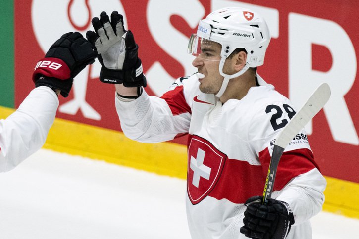 Timo Meier et les autres "NHLers" ont fait la différence face au Canada © KEYSTONE/PETER SCHNEIDER