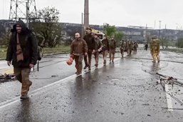 Le régiment Azov évacue ses morts de Marioupol