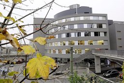 Fribourg: Alcon pourrait supprimer 70 postes