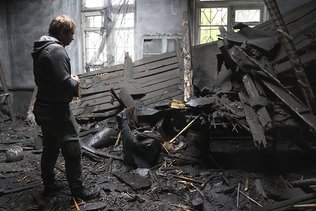 Marioupol est tombée, "feu intense" dans le Donbass