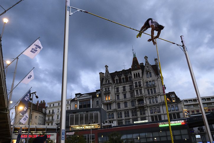 Armand Duplantis sera de retour à Lausanne pour un concours à la perche sous chapiteau à Ouchy © KEYSTONE/LAURENT GILLIERON
