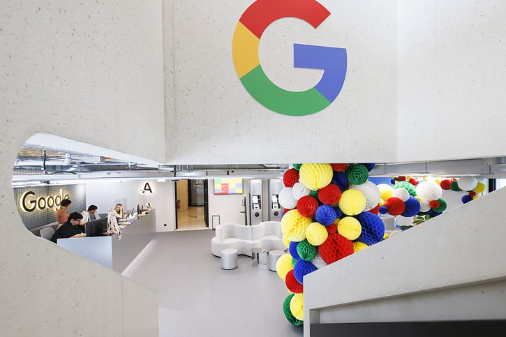 Google a inauguré lundi son troisième site à Zurich. Le nouveau campus est situé sur l'Europaallee, près de la gare centrale. © KEYSTONE/MICHAEL BUHOLZER