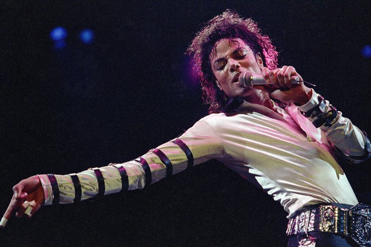 "Breaking News", "Monster" et "Keep Your Head Up" apparaissent dans la compilation "Michael", sortie en 2010, un an et demi après la mort de Michael Jackson (archives). © KEYSTONE/AP/CLIFF SCHIAPPA