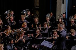 Les jeunes musiciens du pays se préparent à une semaine d'harmonie musicale à Interlaken