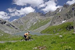 Le col du Sanetsch, un paradis pour les cyclistes et les marcheurs