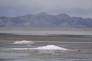 Sécheresse aux USA: le Grand Lac Salé d'Utah au plus bas historique