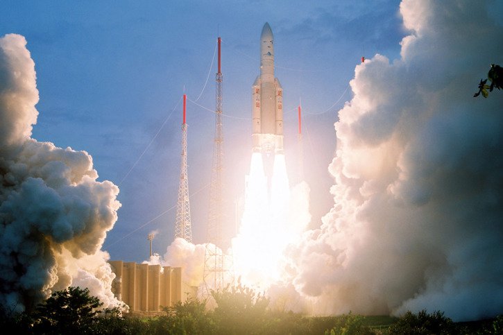La fusée Ariane 5 doit être remplacée en 2023 par un nouveau lanceur, appelé Ariane 6 (archives). © KEYSTONE/AP ESA/P BAUDON