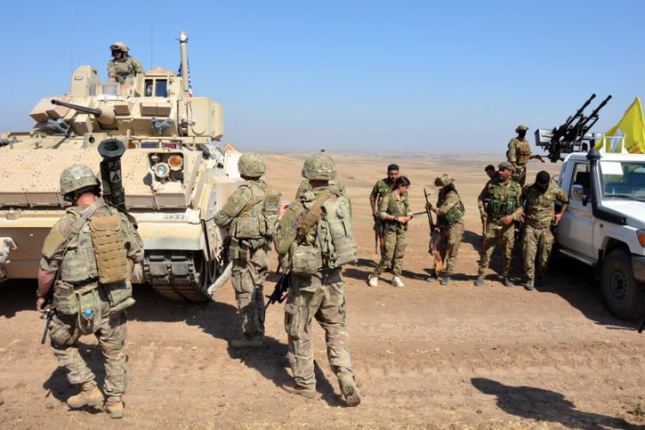 Soldats américains en exercice en Syrie. © KEYSTONE/EPA/AHMED MARDNLI