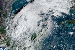 La côte ouest du Mexique se prépare à l'arrivée de l'ouragan Roslyn