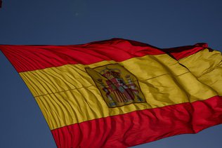Espagne: dépenses sociales record, croissance révisée pour 2023