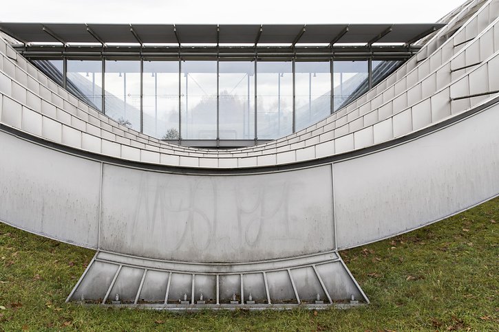 Sergio Mattarella visitera mardi matin le Centre Paul Klee, conçu par l'architecte Renzo Piano, et la cathédrale à Berne. © KEYSTONE/PETER KLAUNZER