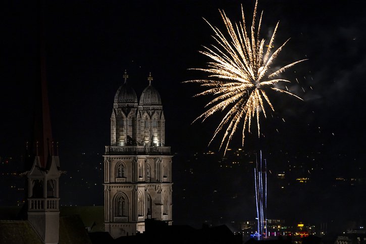 La ville de Zurich avait organisé son traditionnel feu d'artifice pour le Nouvel An. © KEYSTONE/MICHAEL BUHOLZER