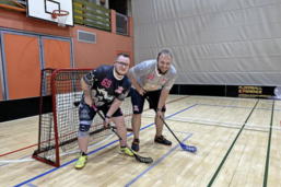 Deux passionnés d’unihockey ont fondé leur club au Mouret