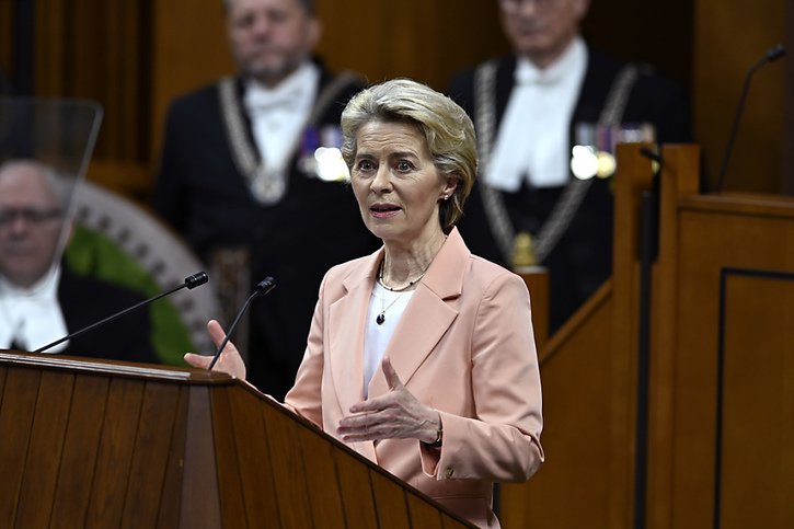 Ursula von der Leyen a prononcé son discours devant le Parlement du Canada en vue de renforcer le soutien à l'Ukraine. © KEYSTONE/AP/Justin Tang