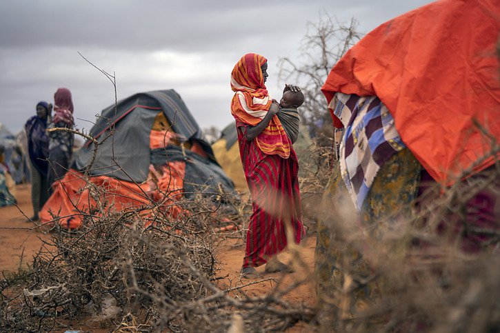 Plus d'un million de personnes ont été forcées à quitter leur foyer à la recherche de nourriture et d'eau (archives). © KEYSTONE/AP/Jerome Delay