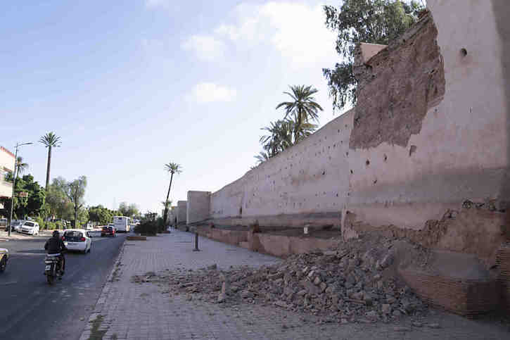 Les murs de la médina historique de Marrakech ont été endommagés par le tremblement de terre. © KEYSTONE/AP/Mosa'ab Elshamy
