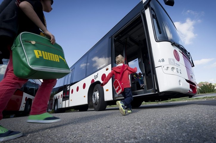 Transports scolaires: des communes ne savaient pas que les moins de 7 ans devaient être accompagnés