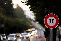 La ville de Fribourg a introduit lundi l'extension du 30 km/h