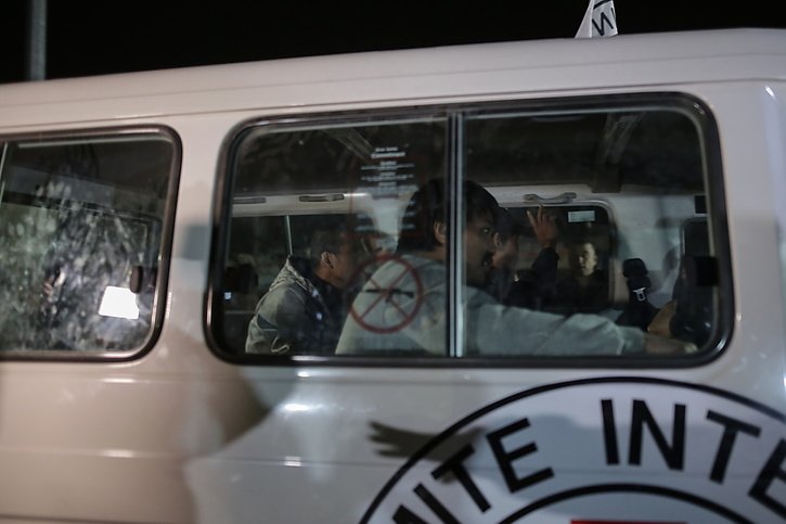 Comme les précédents, les otages libérés mardi ont été remis au CICR. © KEYSTONE/EPA/HAITHAM IMAD
