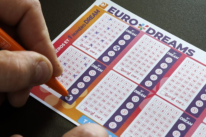 Une rente de 2222 francs pendant 5 ans a été remportée dans l'un des huit pays européens proposant le jeu Eurodreams. (photo symbolique) © KEYSTONE/SALVATORE DI NOLFI