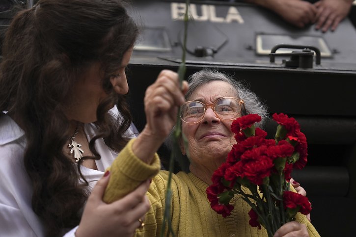Le Portugal fête jeudi le cinquantenaire de la Révolution des OEillets, un coup d'Etat sans effusion de sang. © KEYSTONE/AP/Ana Brigida