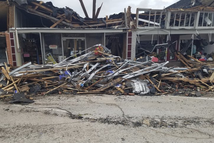 Plusieurs habitations ont été totalement détruites après que des tornades ont frappé plusieurs Etats du centre des Etats-Unis. © KEYSTONE/AP/Ken Miller