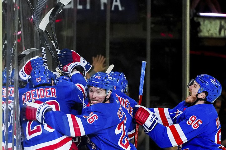 La joie des Rangers après le but victorieux de Trocheck © KEYSTONE/AP/Julia Nikhinson