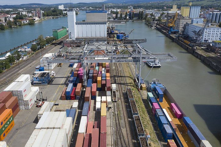 Les sociétés maritimes ne seront pas taxées au tonnage, a décidé le Parlement (archives). © KEYSTONE/GAETAN BALLY