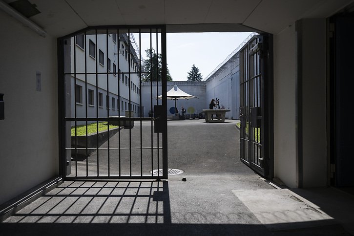Le projet pilote de réforme de la détention provisoire qui se déroule dans la prison de formation de Meilen (ZH) est un projet "pour la Suisse", selon les cantons de Zurich et Berne (image d'illustration). © KEYSTONE/ENNIO LEANZA